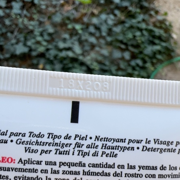 KIEHL’S ultra facial cleanser full size 5oz (150ml) - Picture 3 of 4